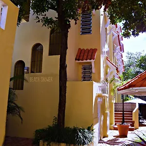 https://canario-boutique-hotel.comcaribbean.com